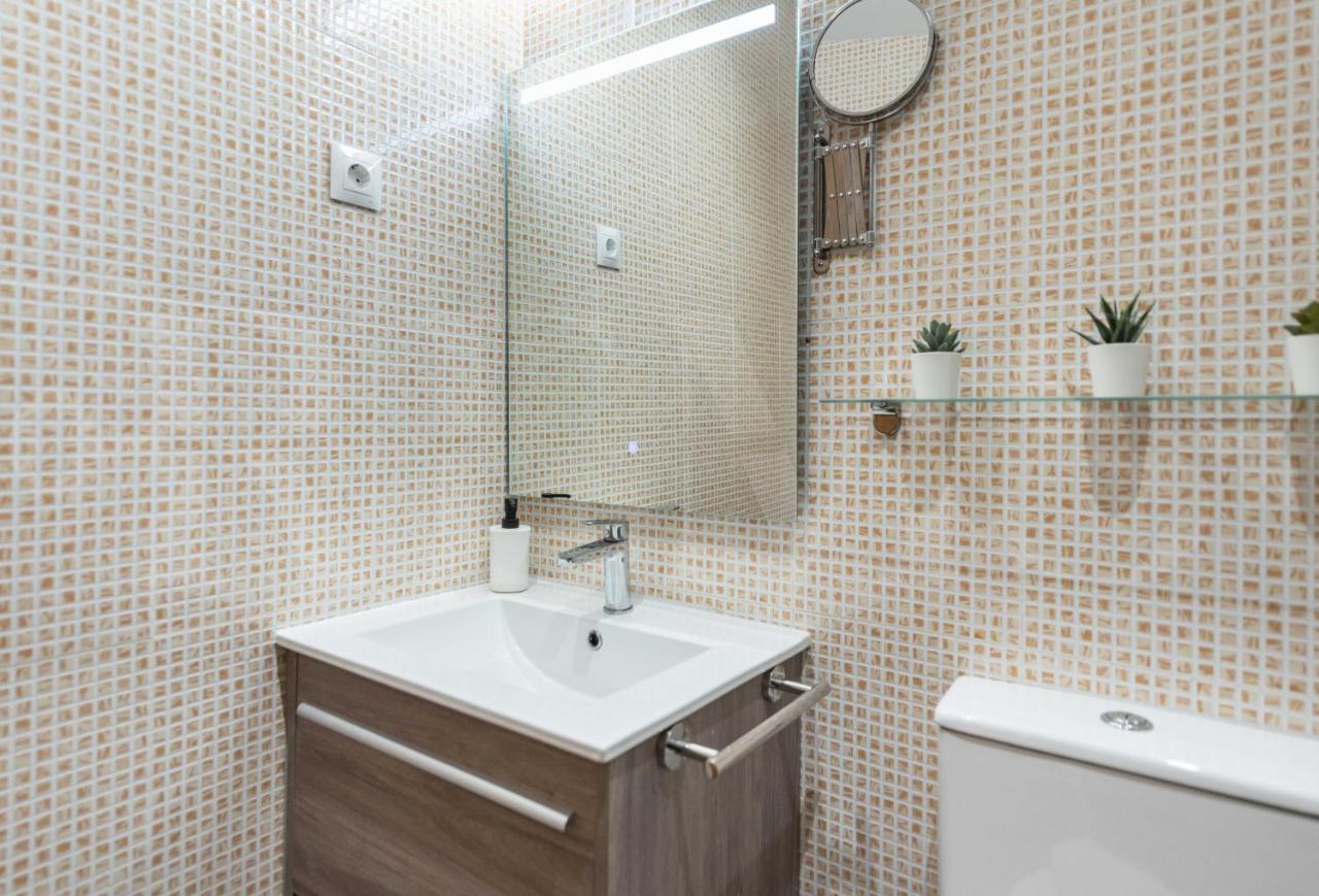 מאלגה Lovely Duplex With Private Parking Near City Center By Rems מראה חיצוני תמונה