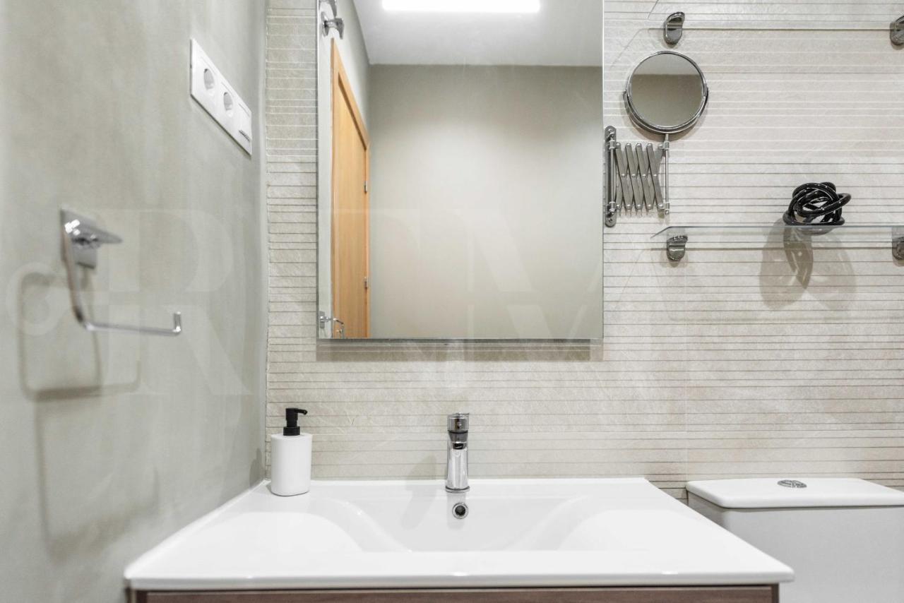 מאלגה Lovely Duplex With Private Parking Near City Center By Rems מראה חיצוני תמונה
